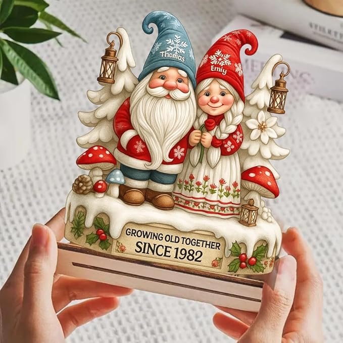 Personalized Growing Old Together Christmas Wooden Plaque, Custom Standing Couple Figurine Gift, Holiday Home Decoration for Parents or Grandparents, Heartfelt Christmas Keepsake