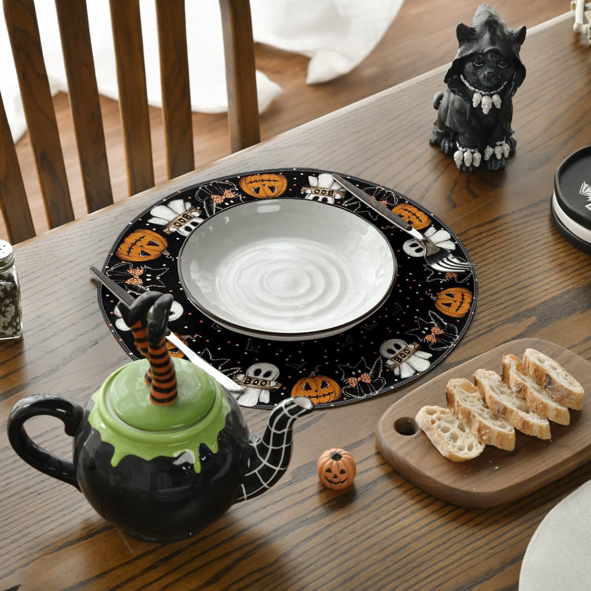 Artoid Mode Ghost Cat Halloween Round Placemats Set of 4, 14 Inch Table Mats for Party Kitchen Dining