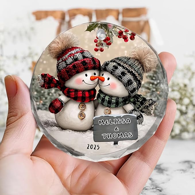 NAZENTI Personalized Snowman Couple Ornament 2025, Custom Glass Christmas Ornaments with Names, Snowman Lovers Holiday Decoration, Romantic Gift for Couples Newlyweds Keepsake 01