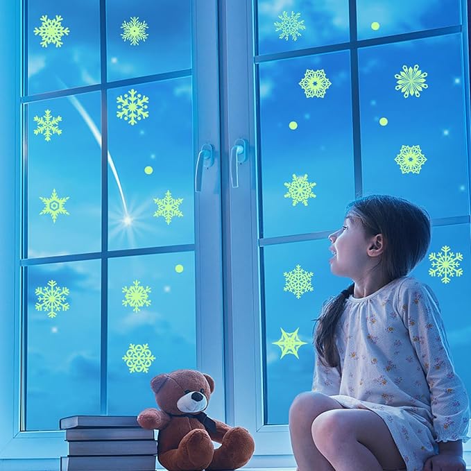 93PCS Glow in The Dark Snowflake Window Clings, Glass Window Snowflake Decals, Non-Adhesive Stickers, Static Stickers, Christmas Stickers for Children's Room Decoration Christmas Decoration