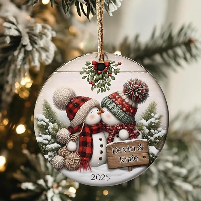 NAZENTI Personalized Snowman Couple Ornament 2025, Custom Glass Christmas Ornaments with Names, Snowman Lovers Holiday Decoration, Romantic Gift for Couples Newlyweds Keepsake 05